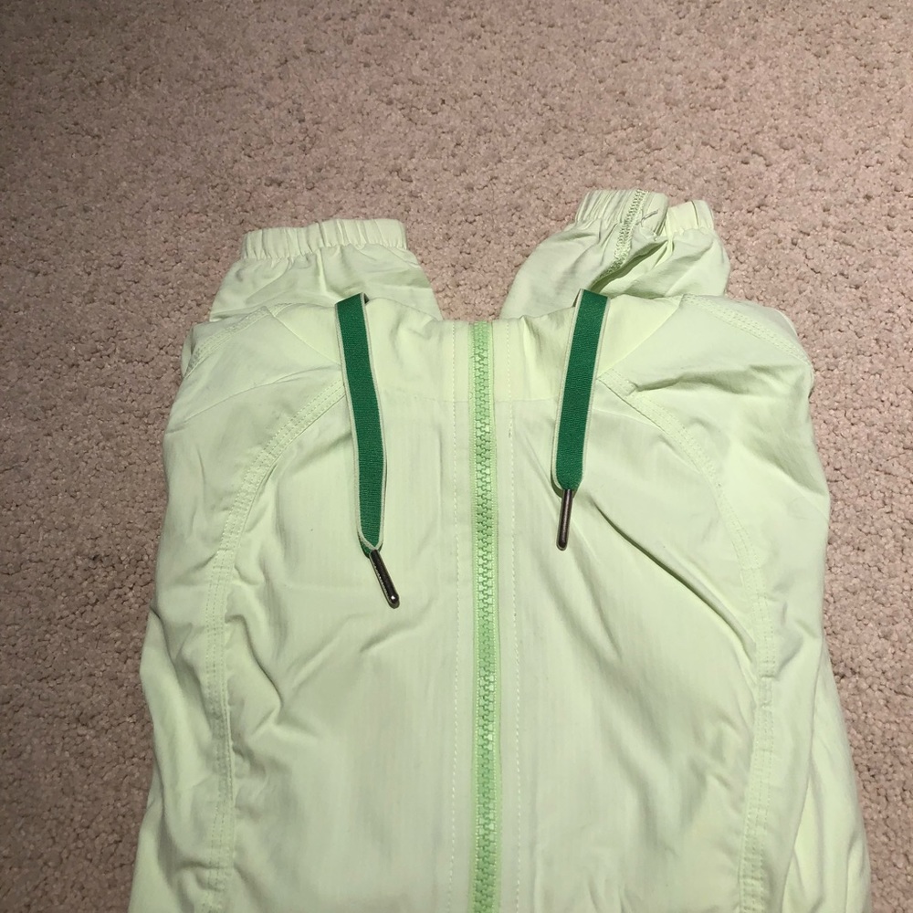Lululemon jacket - Picture 8 of 8